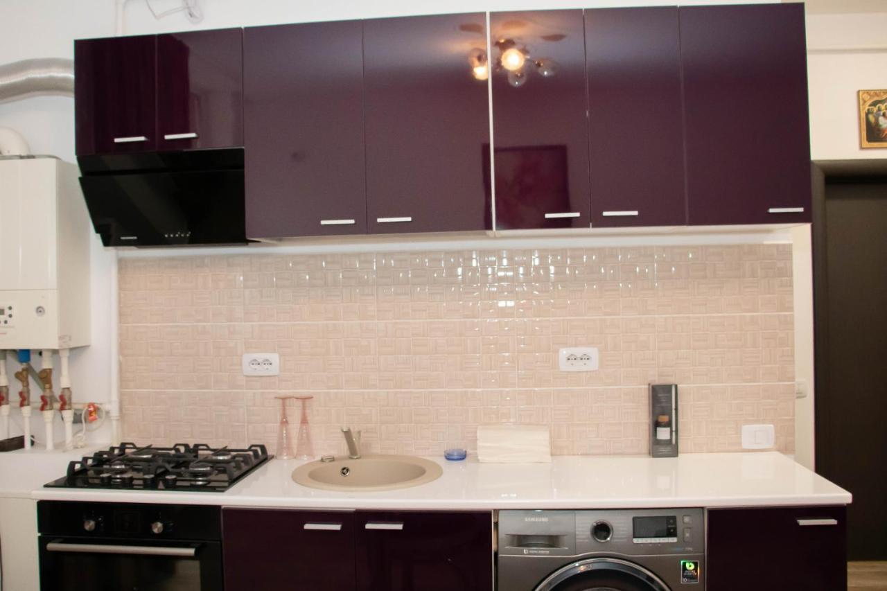 Apartament Capitala Militari Rosu Luaran gambar