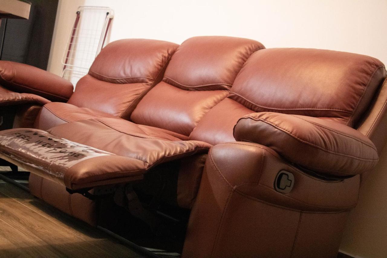 Apartament Capitala Militari Rosu Luaran gambar