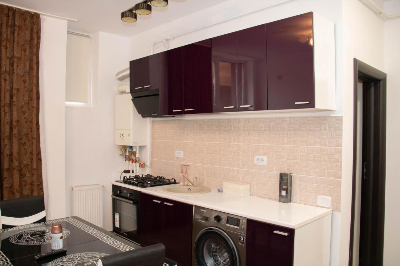 Apartament Capitala Militari Rosu Luaran gambar