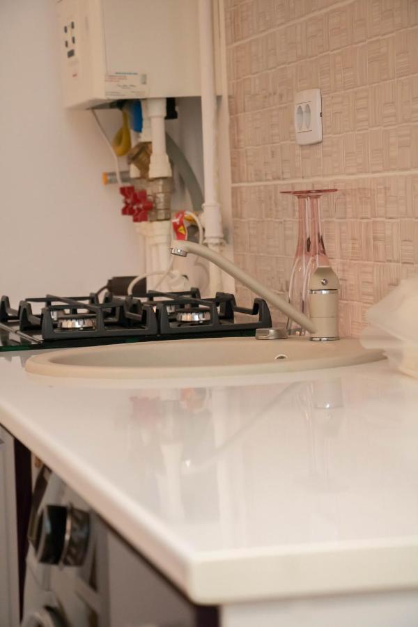 Apartament Capitala Militari Rosu Luaran gambar