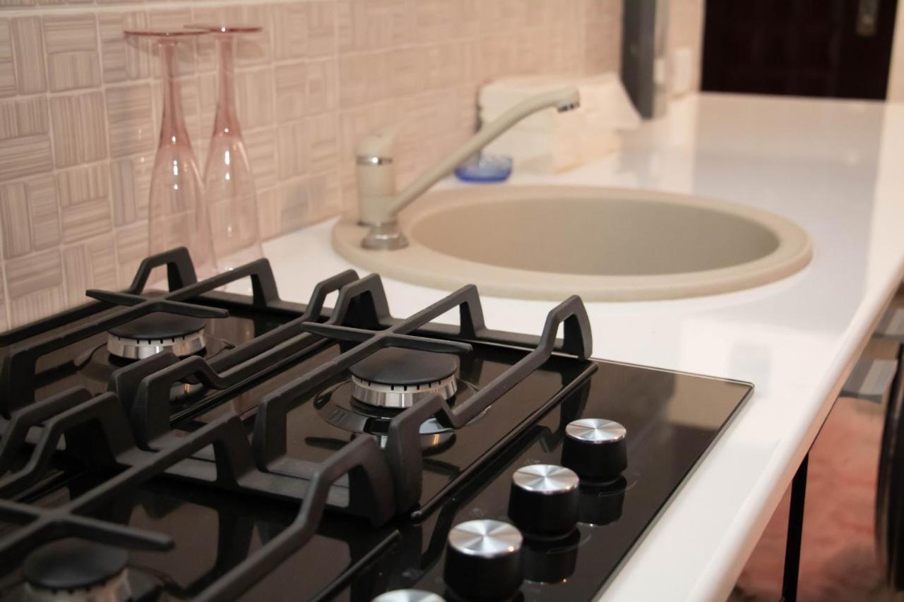 Apartament Capitala Militari Rosu Luaran gambar
