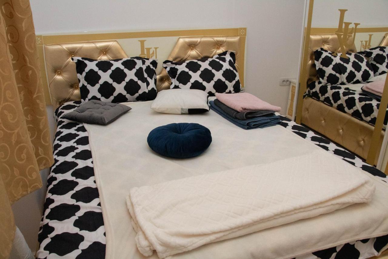 Apartament Capitala Militari Rosu Luaran gambar