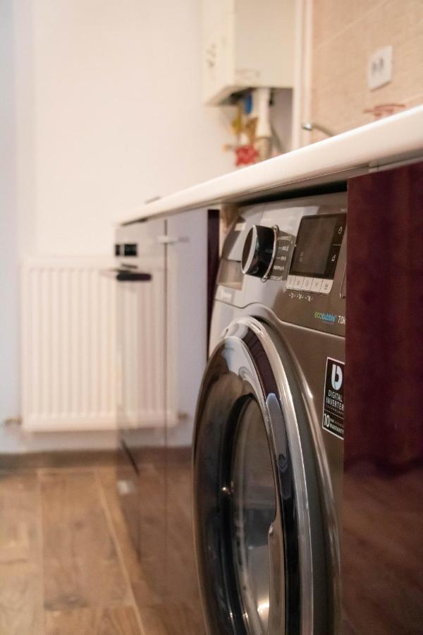 Apartament Capitala Militari Rosu Luaran gambar