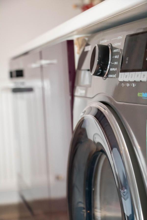Apartament Capitala Militari Rosu Luaran gambar